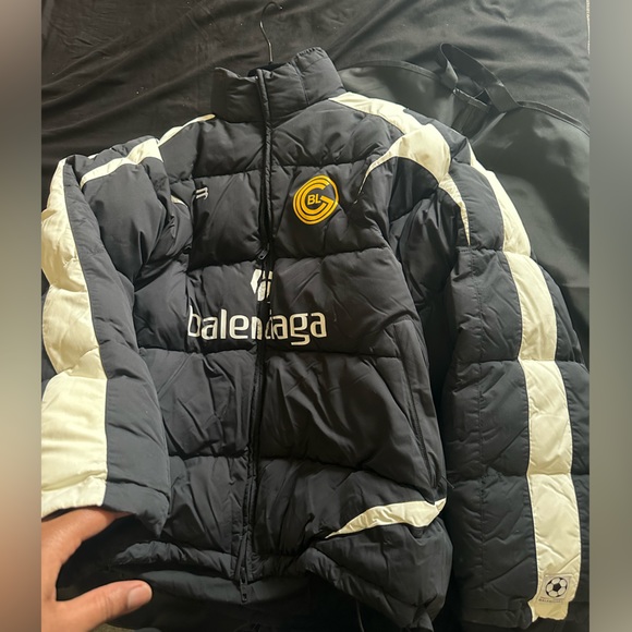 Balenciaga botique buy puffer coat like brand new - Picture 2 of 7